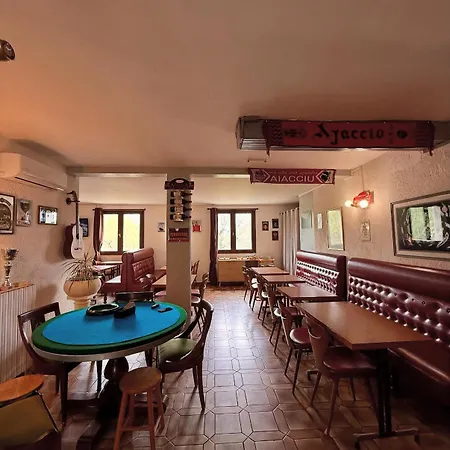 - Pub Le Petit Bosquet Santo-Pietro-di-Venaco