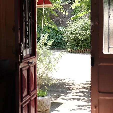 - Pub Le Petit Bosquet Hotel