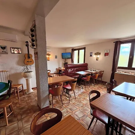 - Pub Le Petit Bosquet Hotel 3*