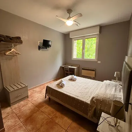 - Pub Le Petit Bosquet 3* Santo-Pietro-di-Venaco