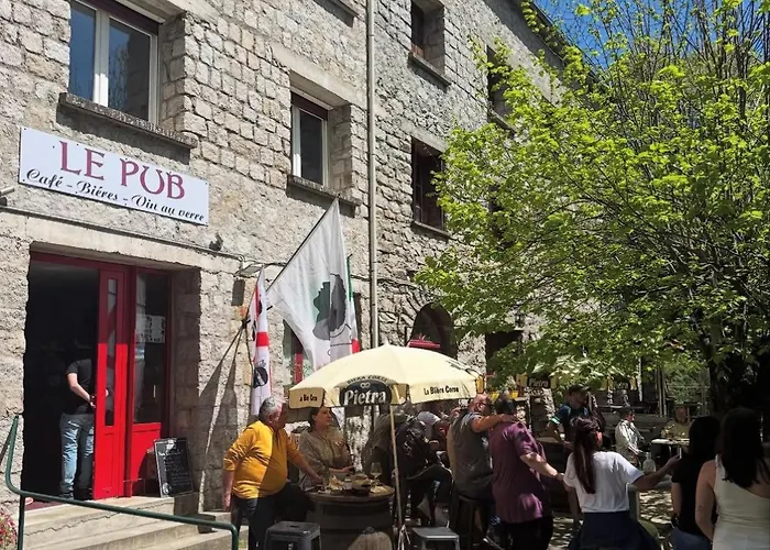 - Pub Le Petit Bosquet מלון Santo-Pietro-di-Venaco