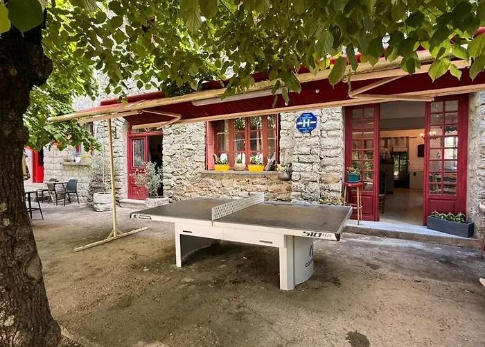 - Pub Le Petit Bosquet מלון