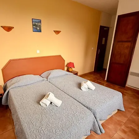 - Pub Le Petit Bosquet מלון Santo-Pietro-di-Venaco