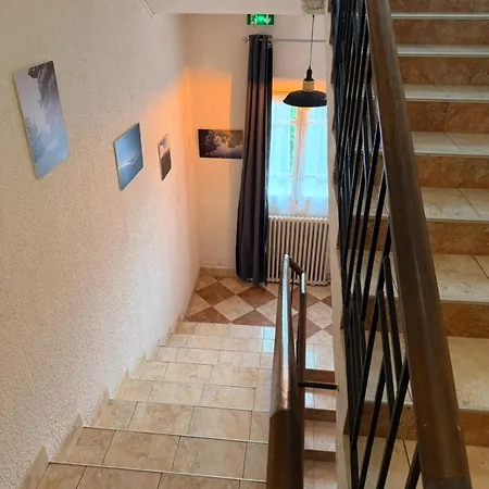 מלון - Pub Le Petit Bosquet Santo-Pietro-di-Venaco