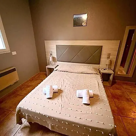 - Pub Le Petit Bosquet Hotel Santo-Pietro-di-Venaco