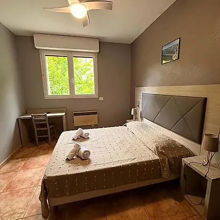 - Pub Le Petit Bosquet Hotel 3*