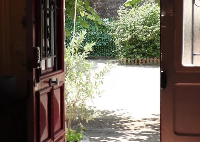 - Pub Le Petit Bosquet מלון